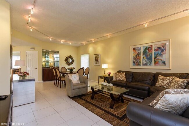 Building Photo - 7890 Seville Pl