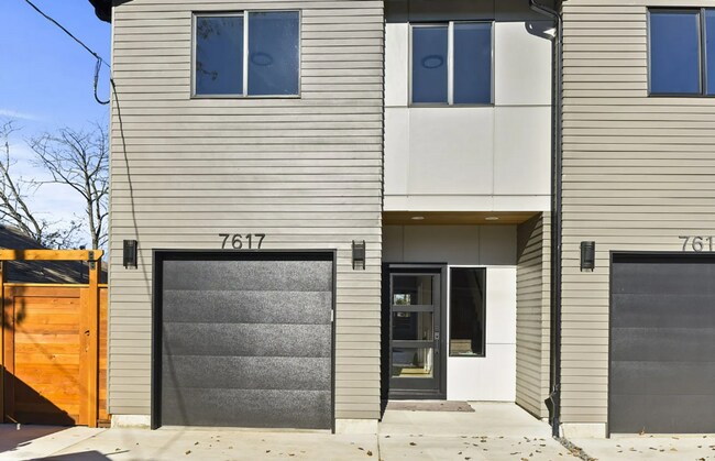Building Photo - PLF142
