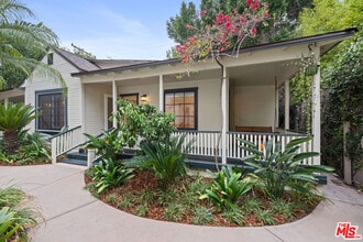 Building Photo - 551 Westmount Dr