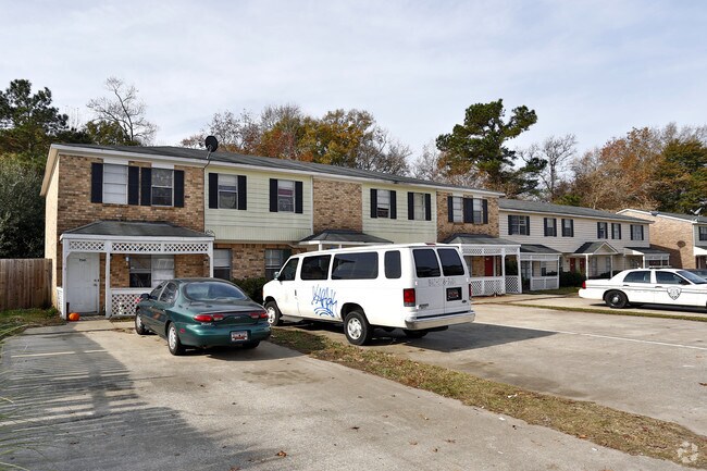 Foto del edificio - Hunter's Ridge Townhomes