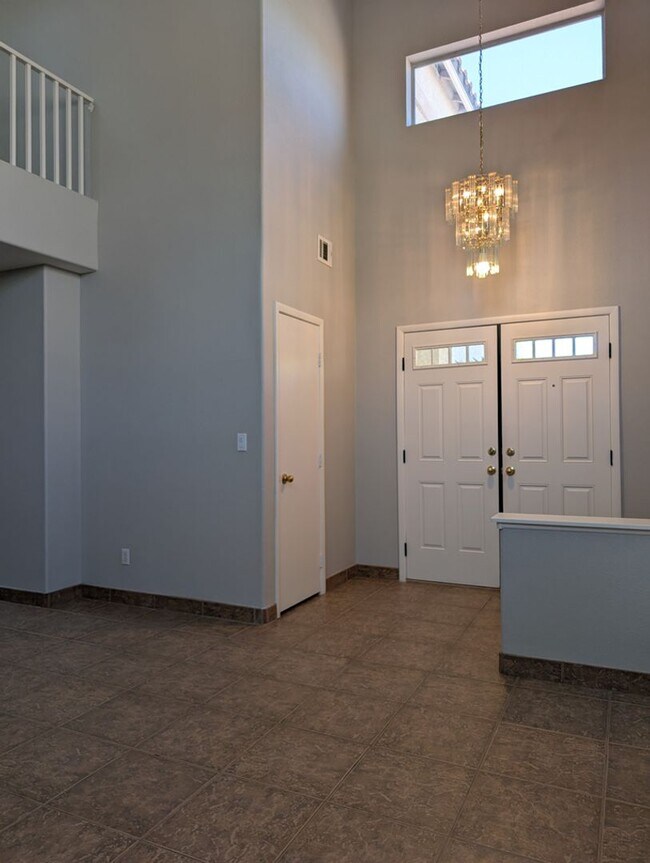 Building Photo - 4-BEDROOM HOME FOR RENT IN NORTH LAS VEGAS