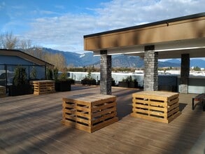 Building Photo - 45562 Airport Rd