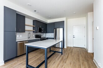 1BR, 1BA - 764SF - 225 Sycamore