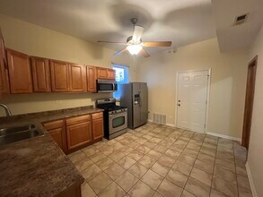 Building Photo - 2028 N Hamlin Ave