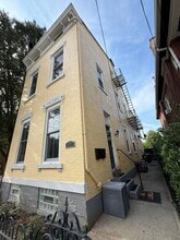 Building Photo - 212 W 6th St