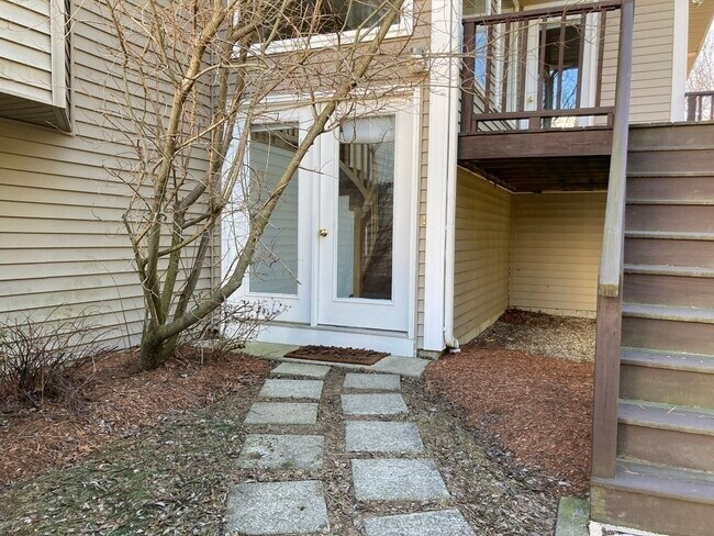 Foto del edificio - 901 Old Bridge Ln