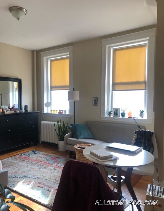 Foto del edificio - 1189 Commonwealth Ave