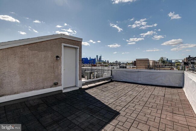 Foto del edificio - 220 W George St