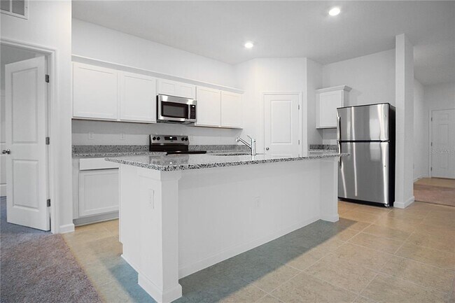 Building Photo - 2831 Poppy Ave