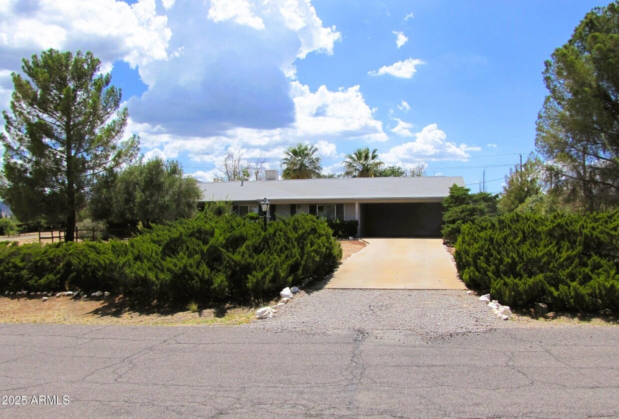 Primary Photo - 1516 Hummingbird Ln