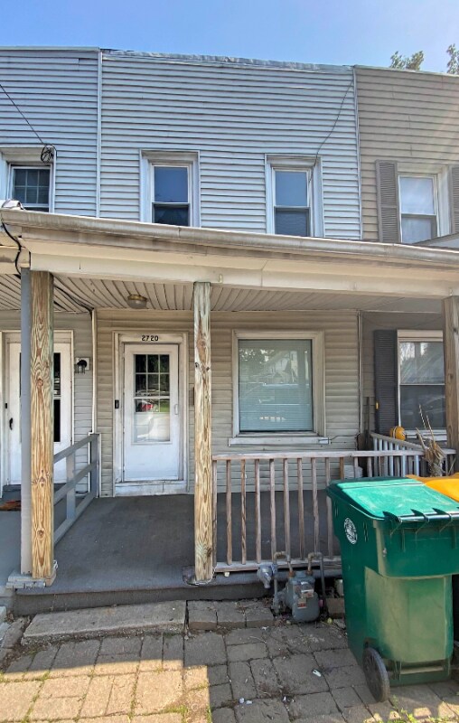 Primary Photo - 2720 Columbia St