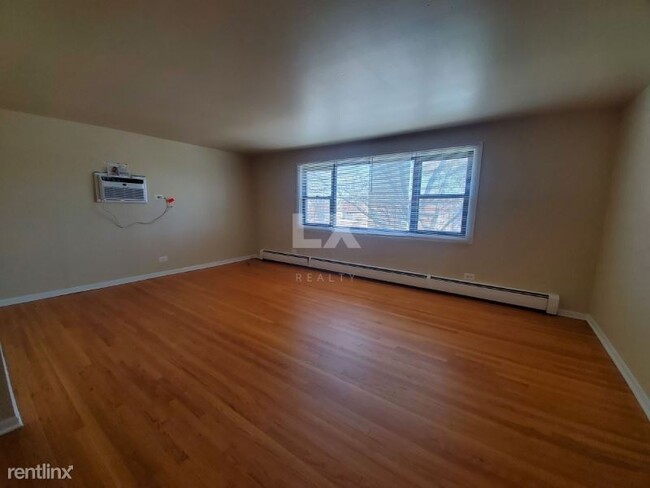 Building Photo - 2 br, 1 bath Apartment - 9020 Lamon Ave