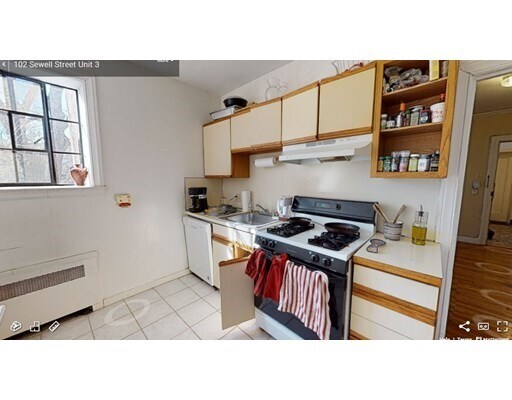 Foto del edificio - 102 Sewall Ave