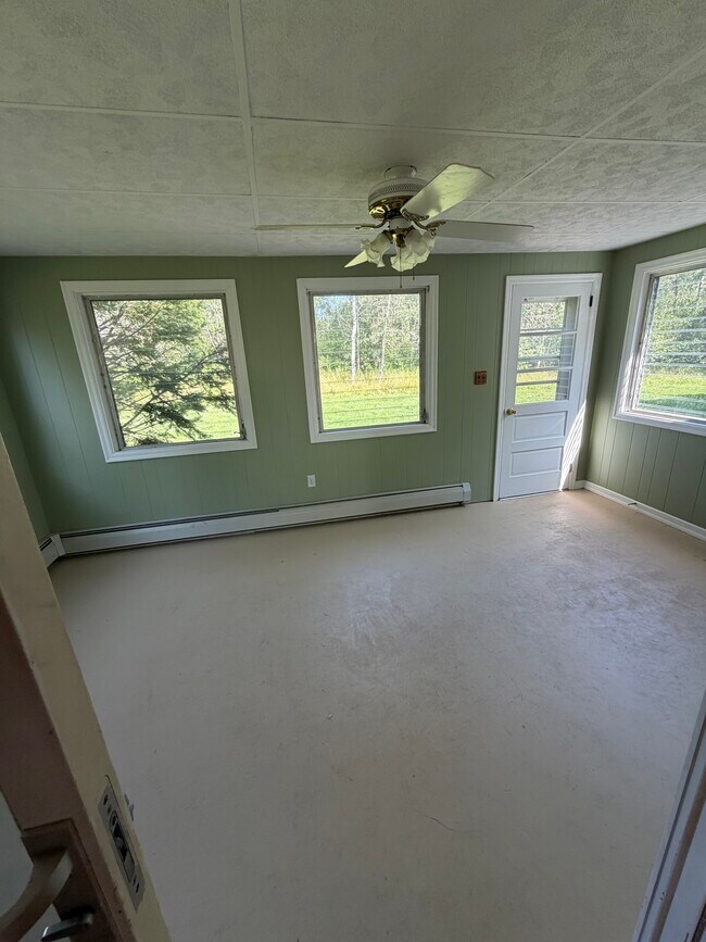 Foto del edificio - 818 Griffin Pond Rd