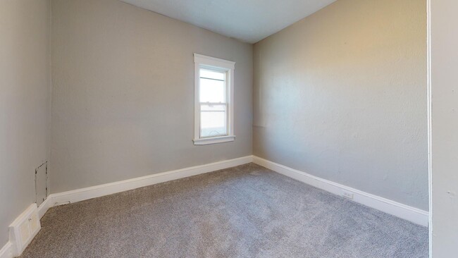 Building Photo - 3204 W.98th