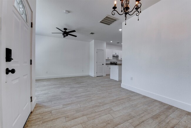 Foto del edificio - 5121 Southwind St