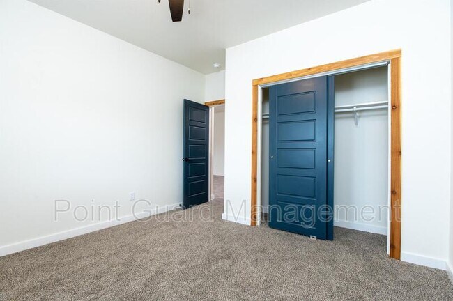 Foto del edificio - 2881 Oliver Dr