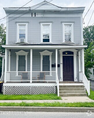 Building Photo - 146 Washington St
