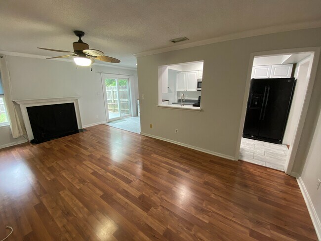 Building Photo - 3993 Roebling Ln