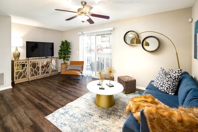 Building Photo - The Mark at Riverdale