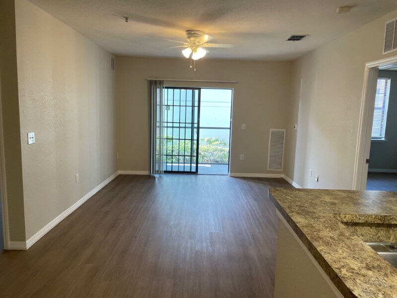 Foto principal - 5550 E Michigan St