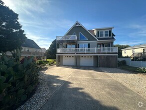 Building Photo - 404 W Barracuda Dr