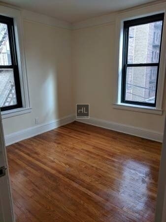 Building Photo - 3049 Crescent St