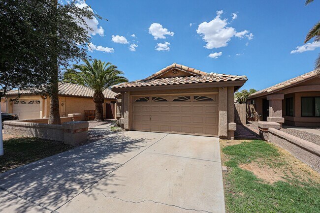 Building Photo - Beautifully renovated 3 bedroom 2 bathroom...