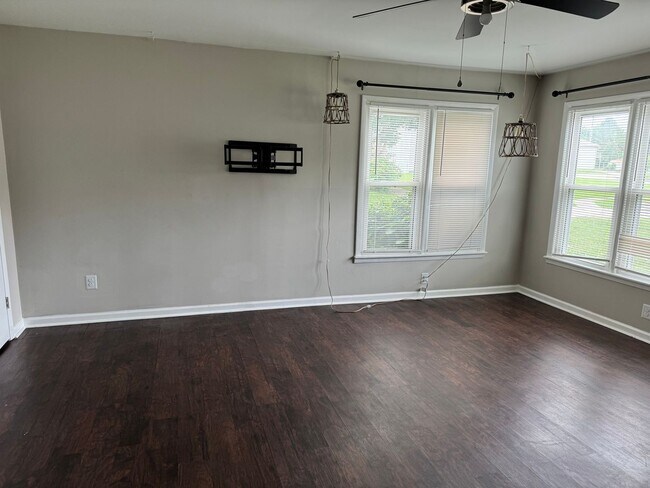 Building Photo - 12105 Carriage Ct SE