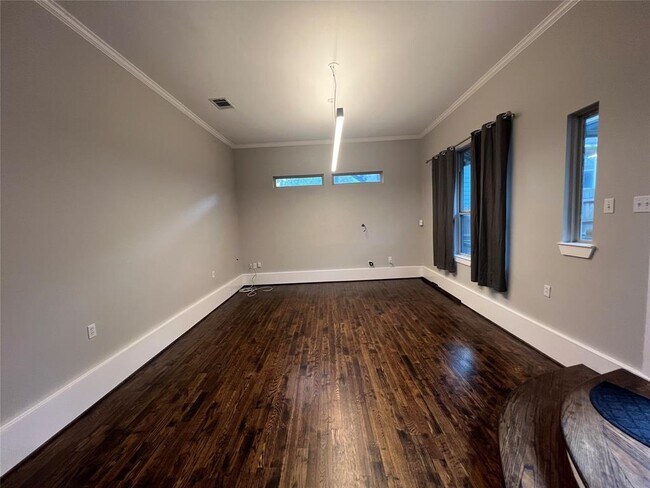Building Photo - 1309 Chestnut Ave
