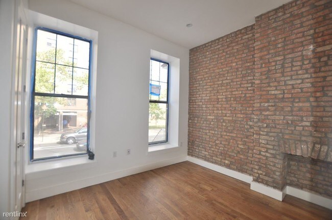 Building Photo - 94 Lewis Ave
