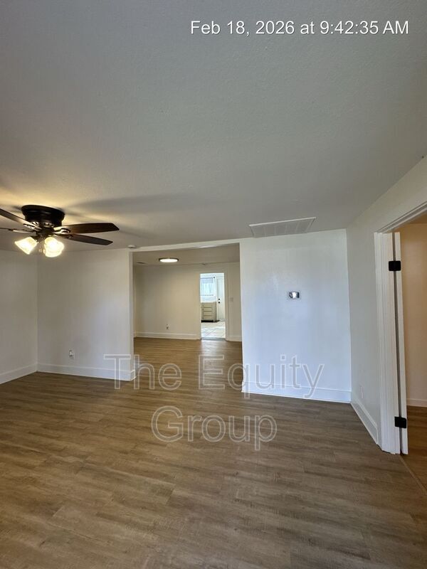 Building Photo - 303 Riverside Dr