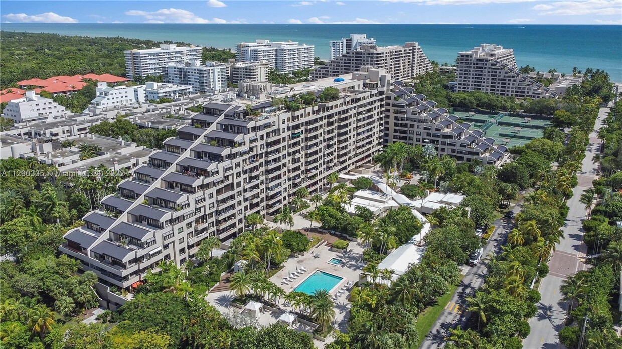 151 Crandon Blvd Unit 220, Key Biscayne, FL 33149 Condo for Rent in