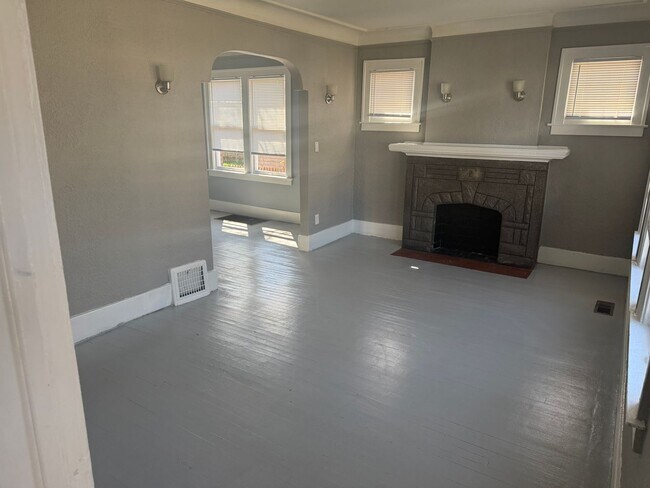 Foto del edificio - Cozy 3-Bedroom Home in Detroit