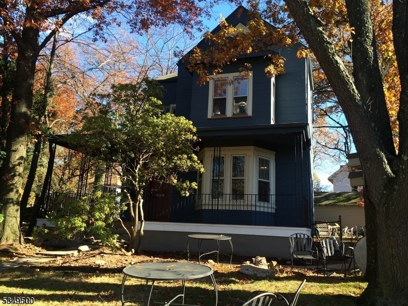 Primary Photo - 204 Prospect St