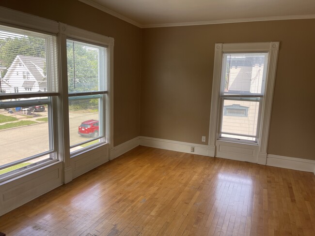 Foto del edificio - 639 Amherst Ave