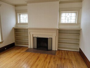 Building Photo - 415 Division St