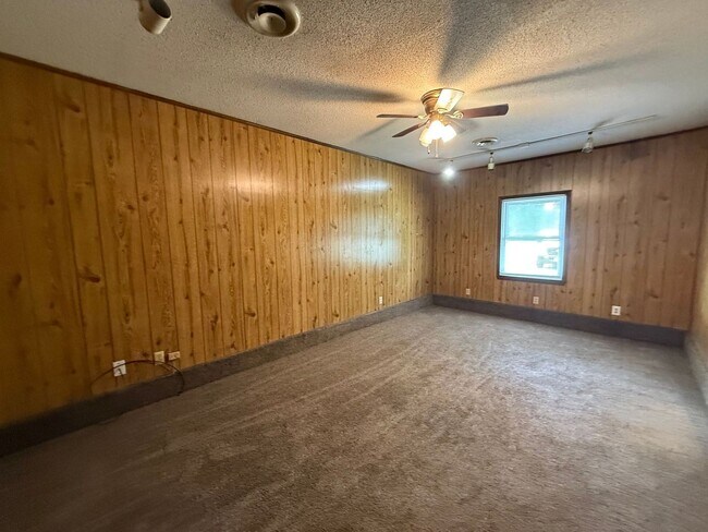 Foto del edificio - 3 bedroom, 2 bath House