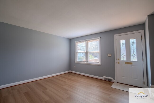 Foto del edificio - 1704 Redwood Ave