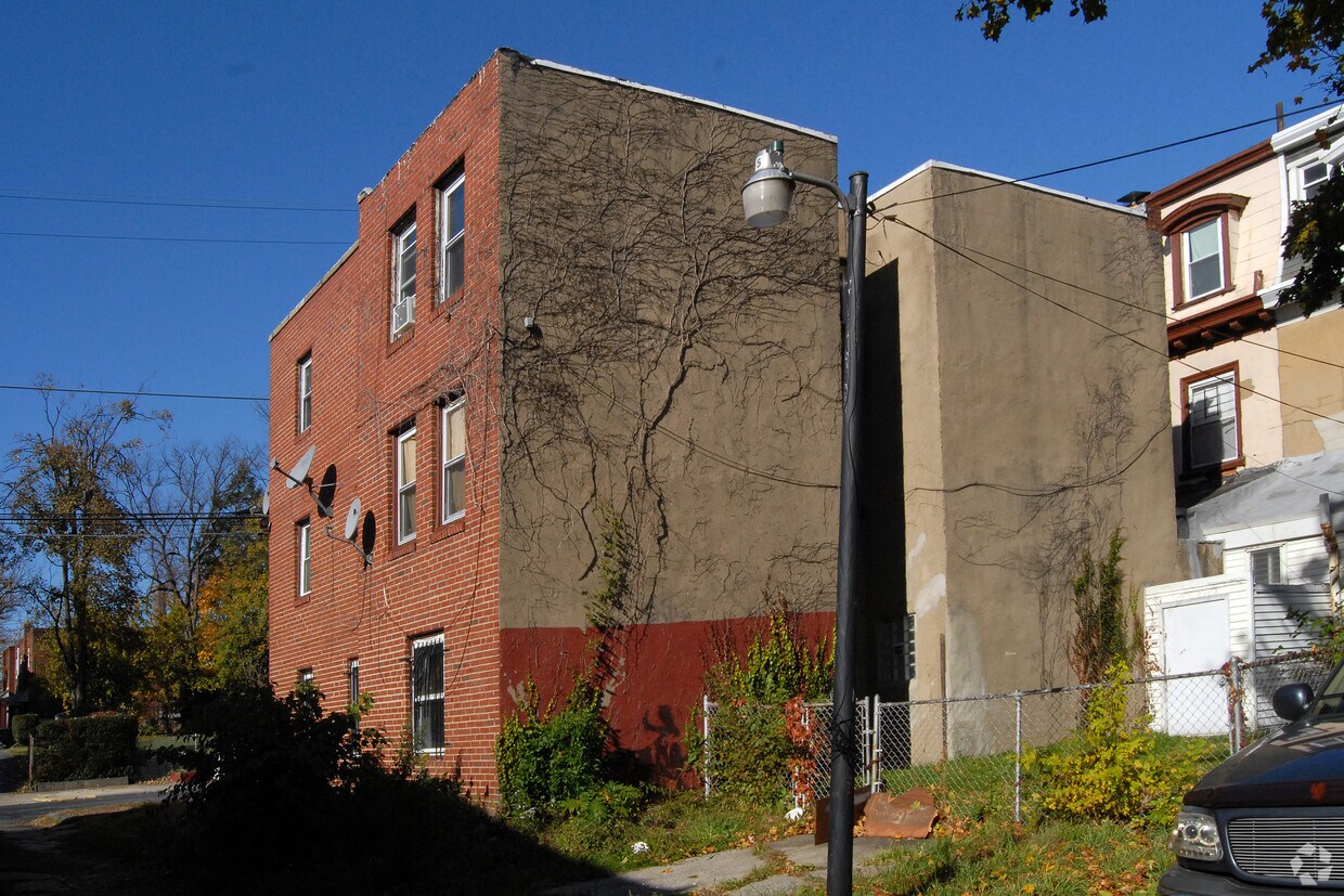 Foto del edificio - 4833 Penn St