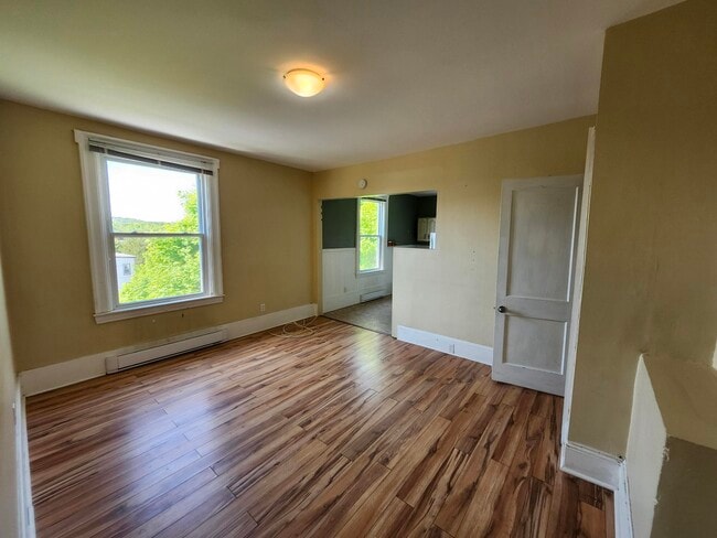 Building Photo - 40 Cranston Ave