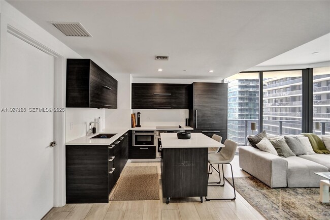 Foto del edificio - 45 SW 9th St