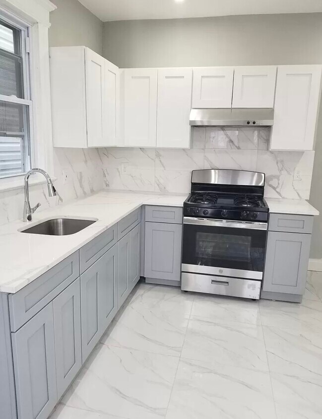 Foto principal - 528 Grove St