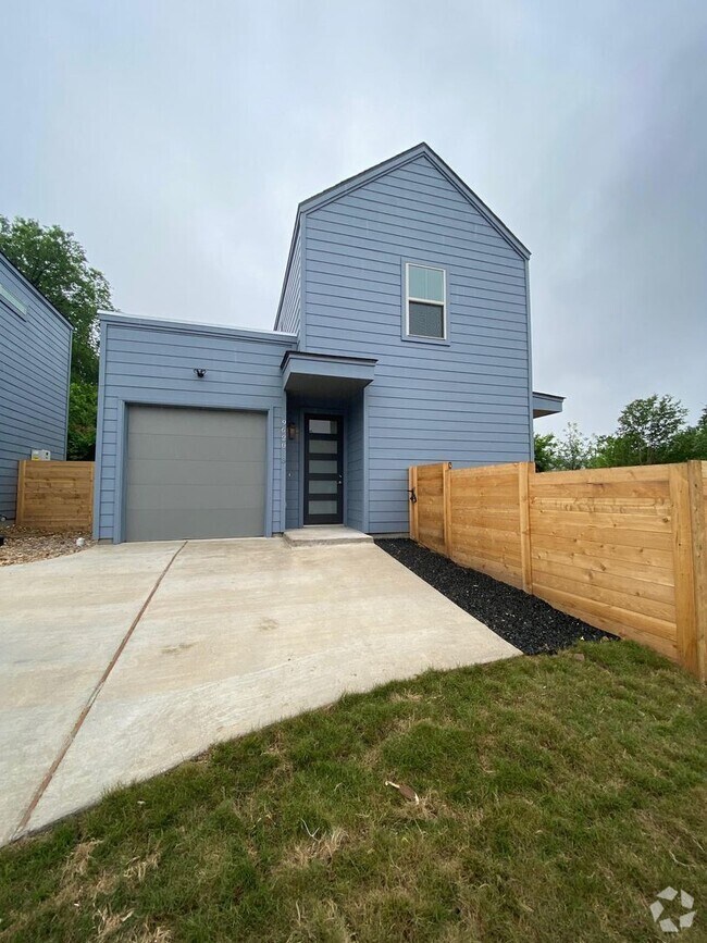 Building Photo - 6920 Bethune Ave