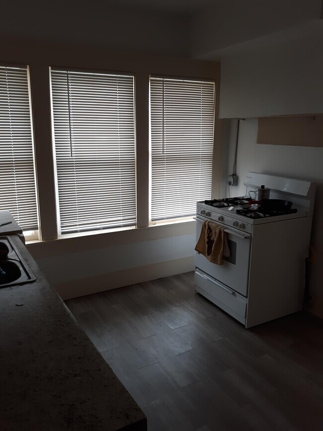 Foto del edificio - 301 S Jefferson St