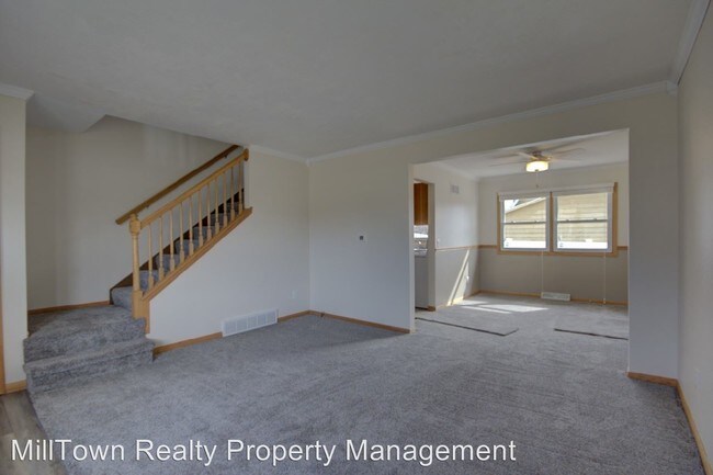 Building Photo - 803 N Rolff St
