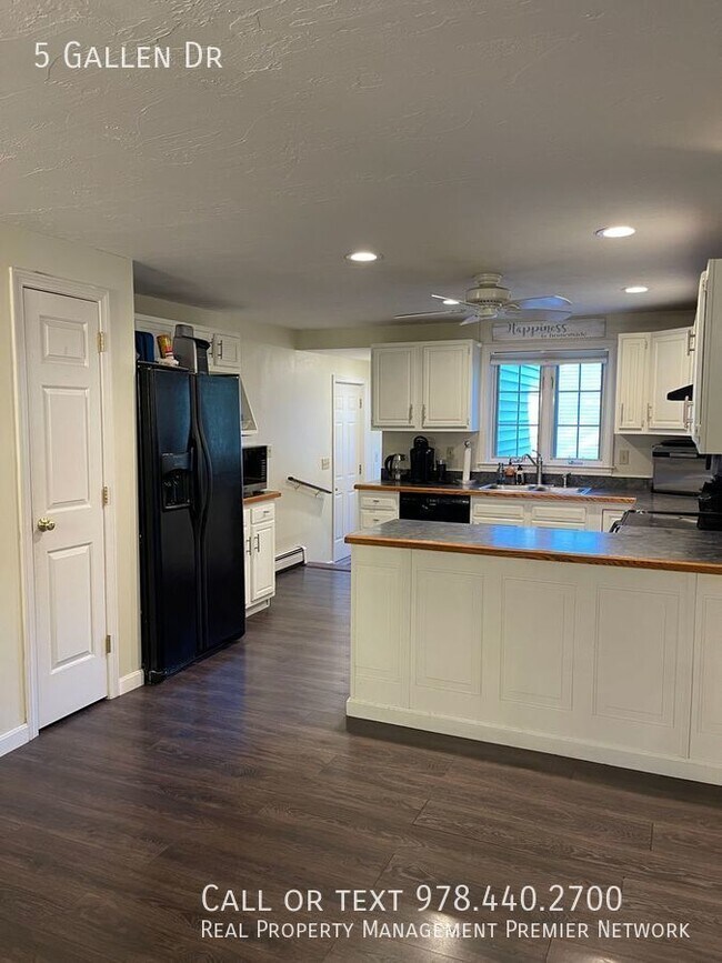 Foto del edificio - 4 Bedroom Home in Concord