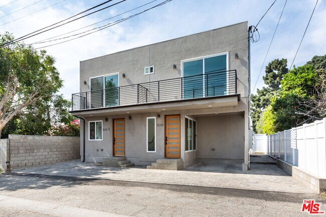 Building Photo - 5033 1/2 Cartwright Ave