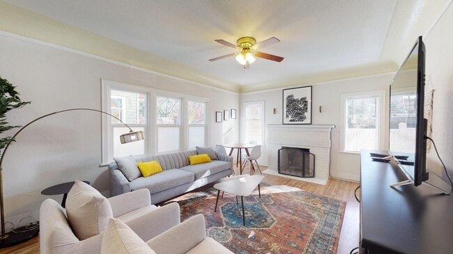 Photo - 2808 E Spring St House