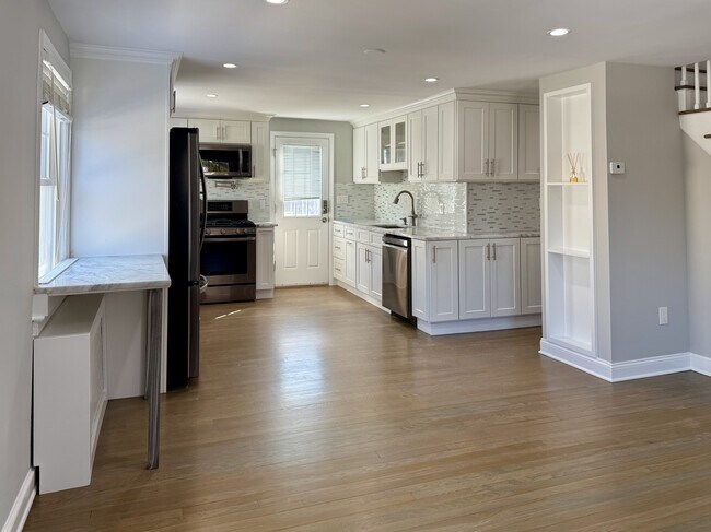 Photo - 191 Hobart Ave House